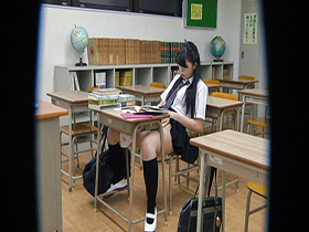 見つかったオナニー　サンプル画像03